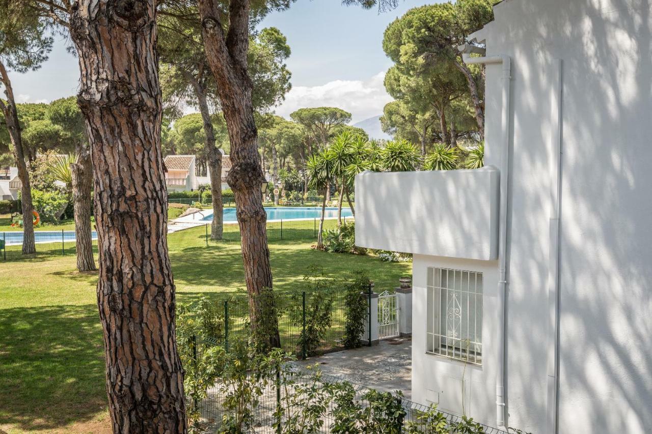Beachside Cosy Apartment With Pool Estepona Bagian luar foto