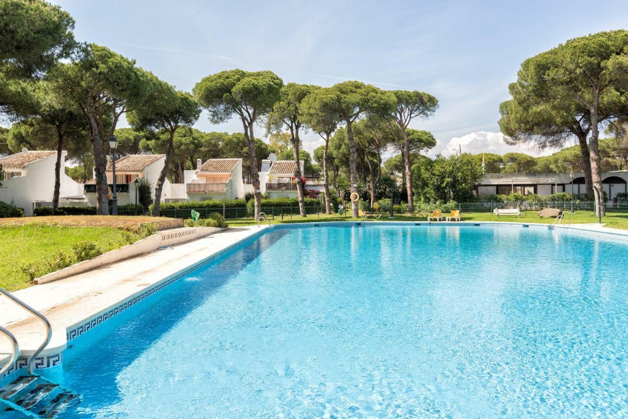 Beachside Cosy Apartment With Pool Estepona Bagian luar foto