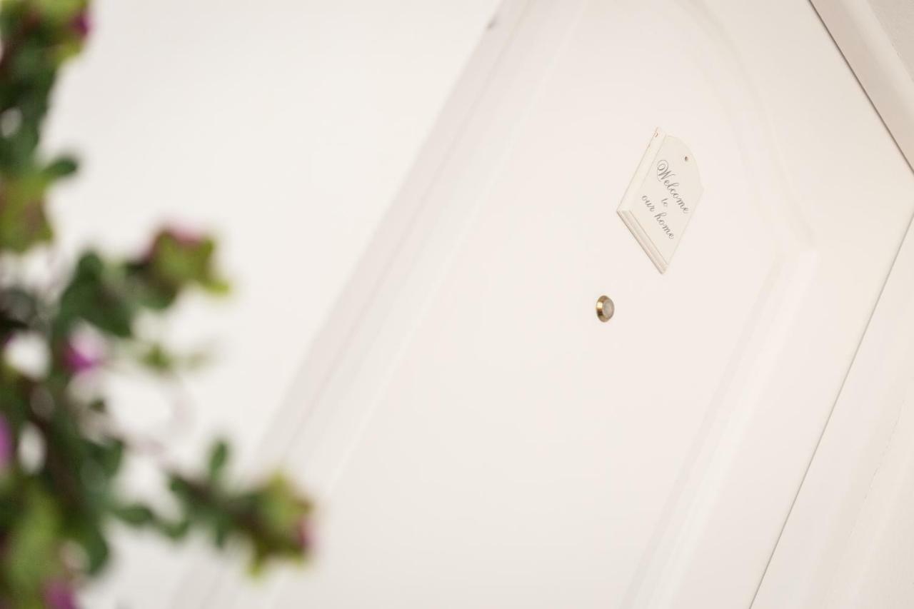 Beachside Cosy Apartment With Pool Estepona Bagian luar foto