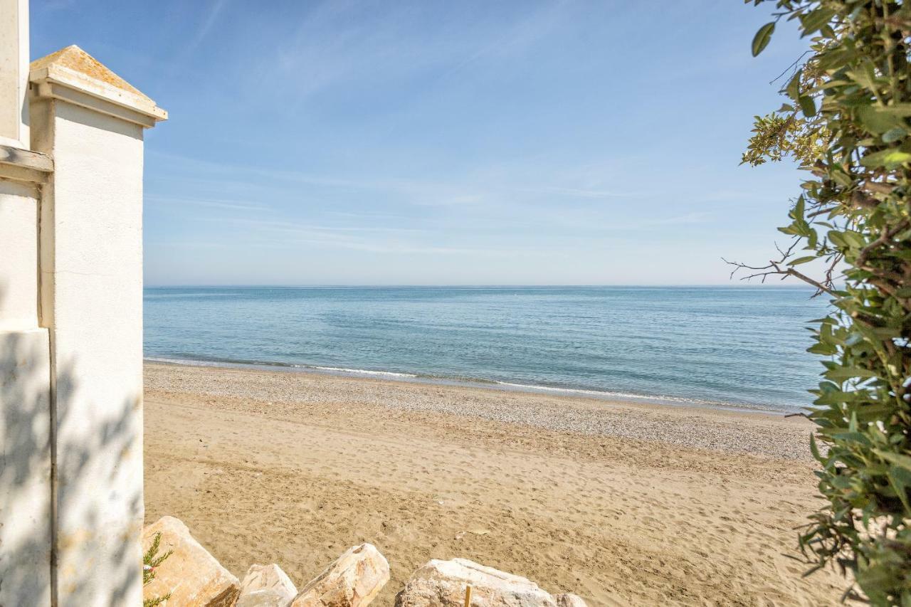 Beachside Cosy Apartment With Pool Estepona Bagian luar foto