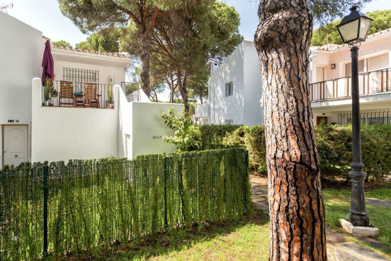 Beachside Cosy Apartment With Pool Estepona Bagian luar foto